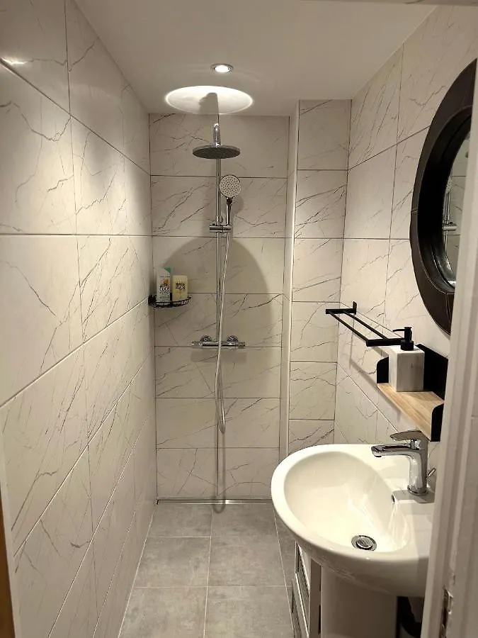 Mytripinparis - Quiet & Fully Renovated Studio דירה *