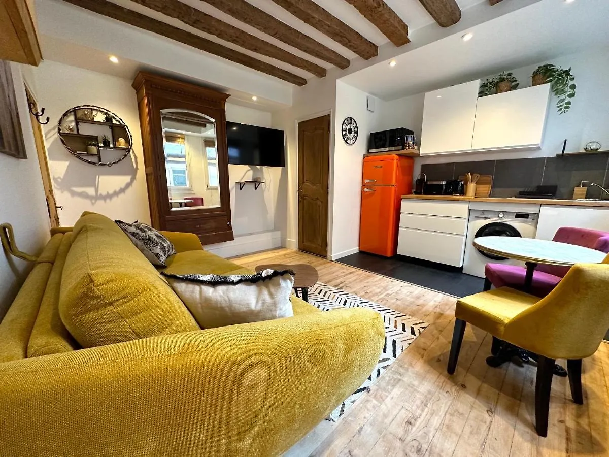 Mytripinparis - Quiet & Fully Renovated Studio Apartment